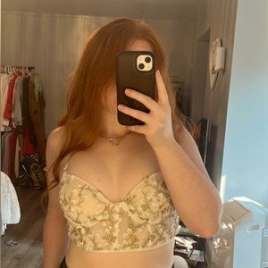 White flowered bra / bralette